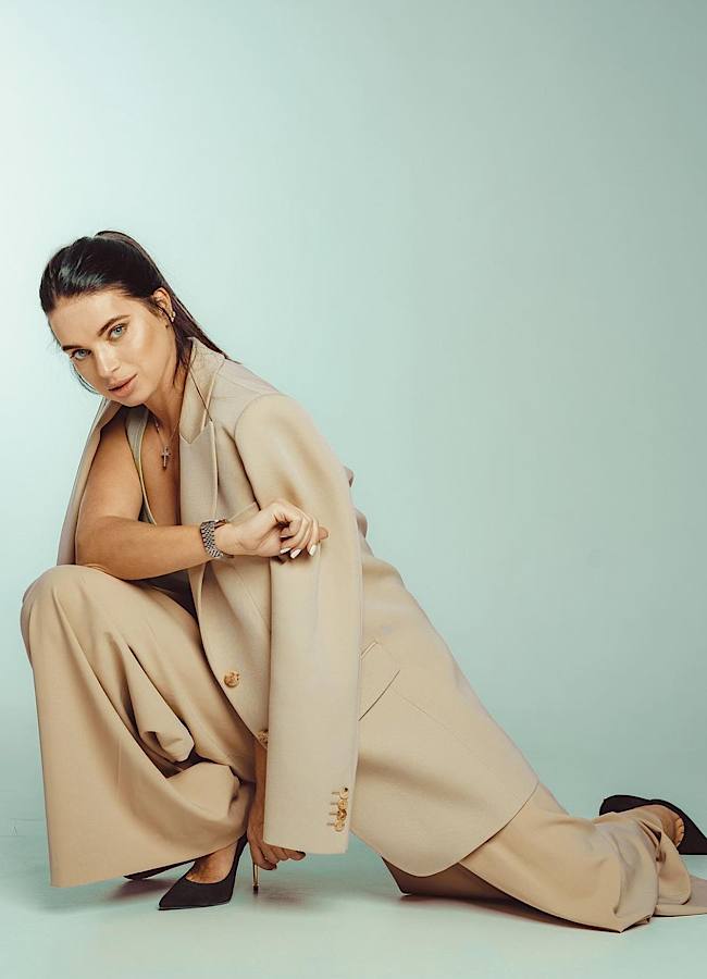 10 самых горячих образов жены Александра Усика: глаз не оторвать