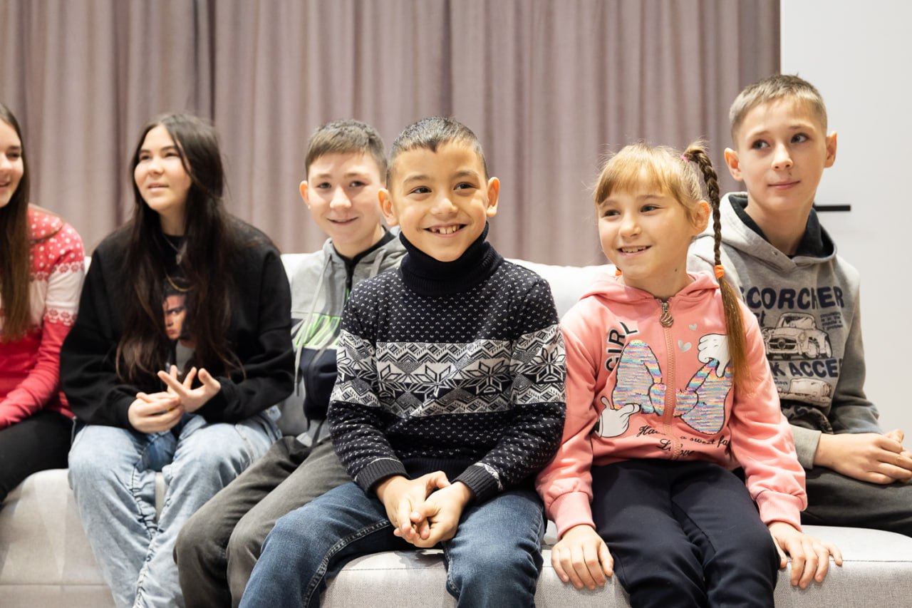 Олена Зеленська заселила багатодітну родину у новий будинок: &quot;Передала ключі&quot;