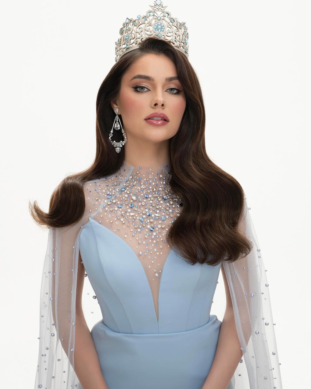 Украинка Ангелина Усанова победила на конкурсе Miss Eco International-2024 в Египте. Фото красавицы