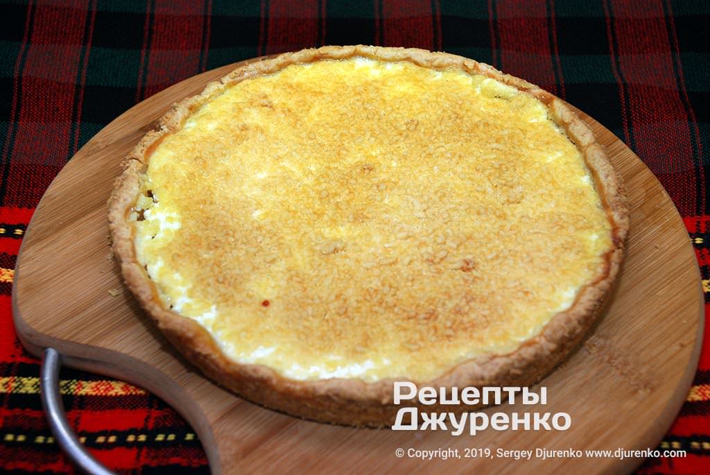 Кулинар раскрыл секрет королевской ватрушки - простого и быстрого пирога с творогом