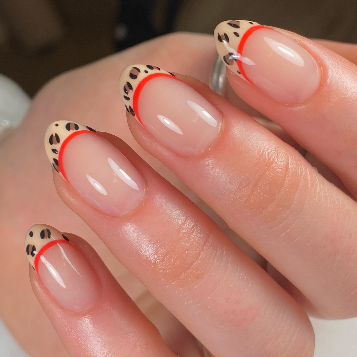 Свято на нігтях: 10 чудових ідей новорічного френч-манікюру