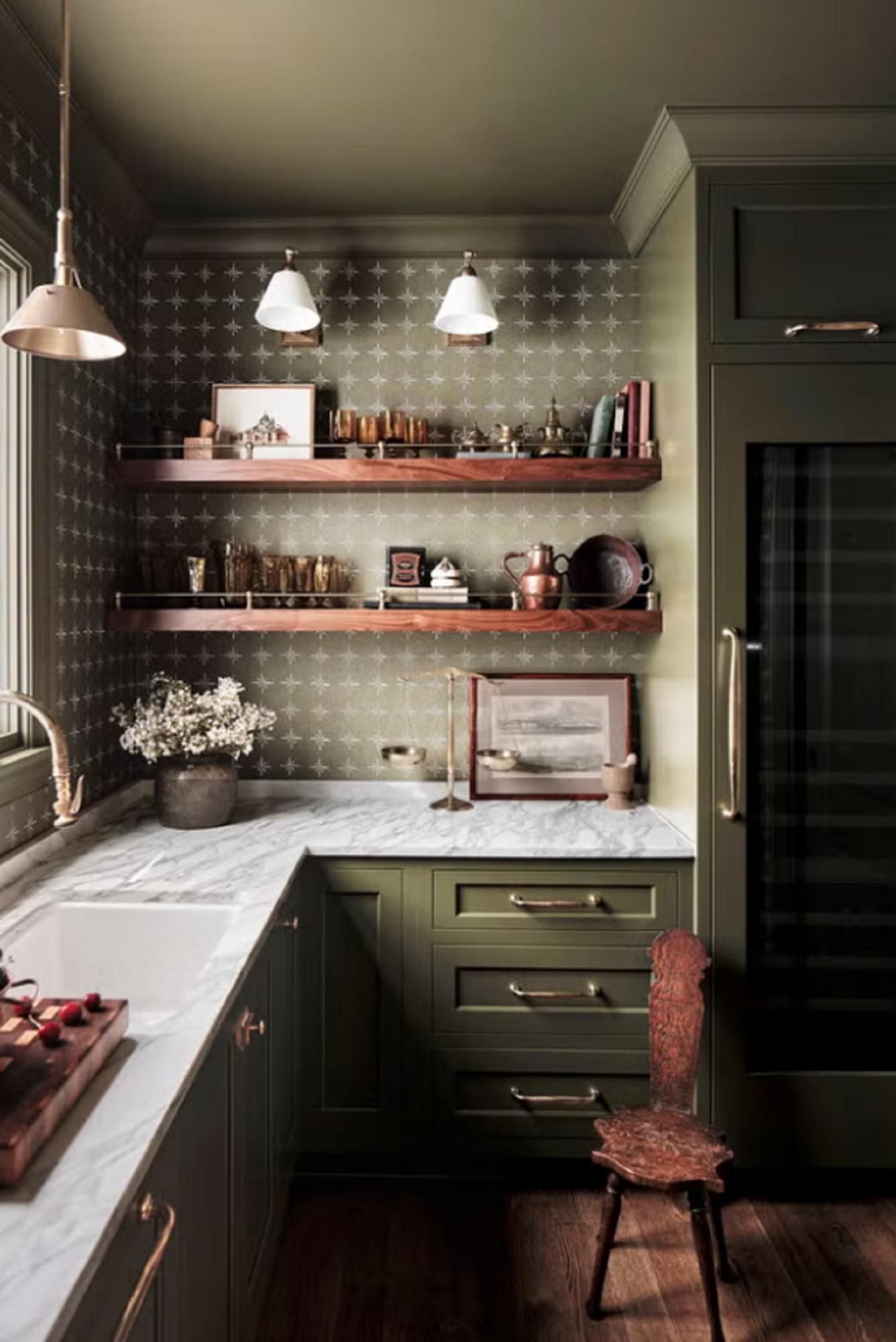 15 ідеальних кольорів фарби для кухонних шаф, які ніколи не виходять з моди