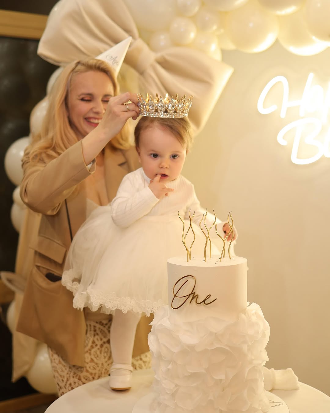 Огромный торт и корона: Лилия Ребрик устроила пышный праздник для самой маленькой дочери