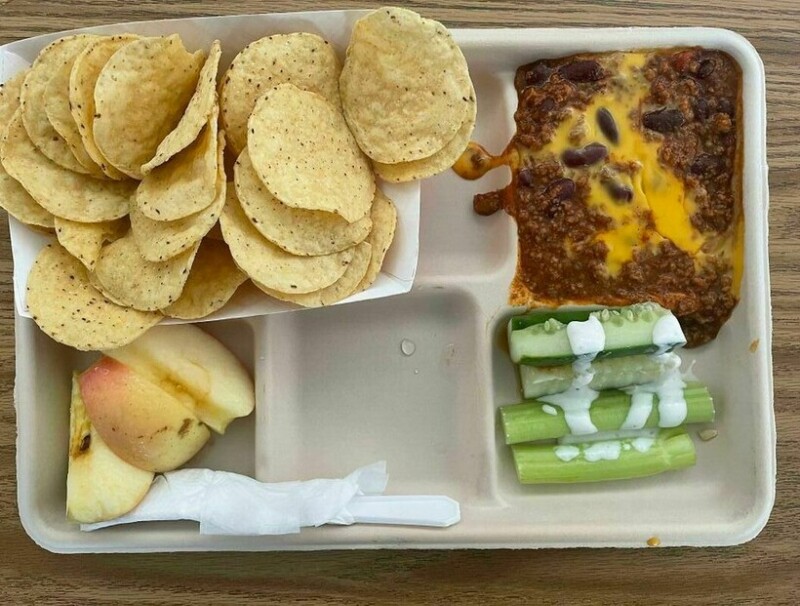 Дети из разных стран показали, как выглядят их школьные обеды