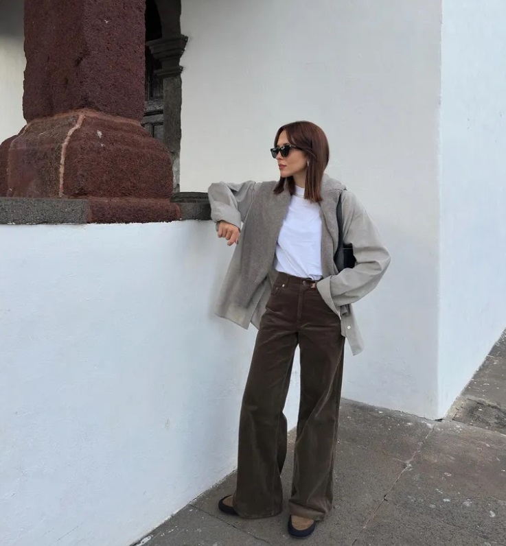 З чим носити вельветові штани восени: Маша Єфросиніна та колишня Остапчука задають модні тренди