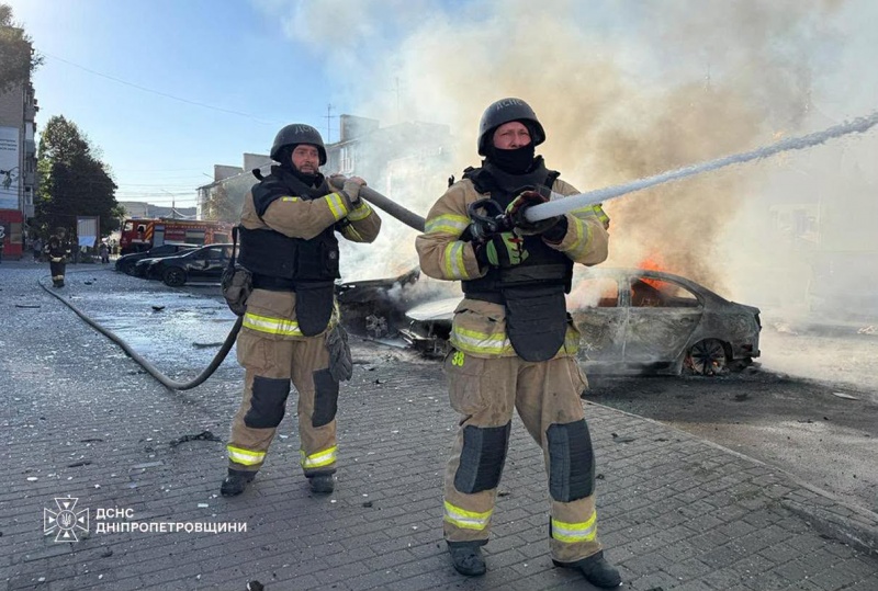 Russian strike near shopping center in Ukraine's Pavlohrad: Death and injury toll rises