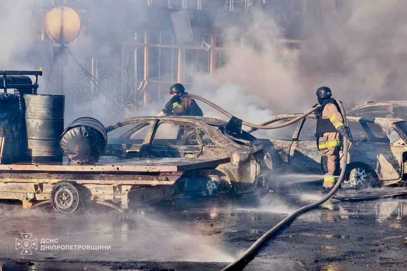 Russian strike near shopping center in Ukraine's Pavlohrad: Death and injury toll rises