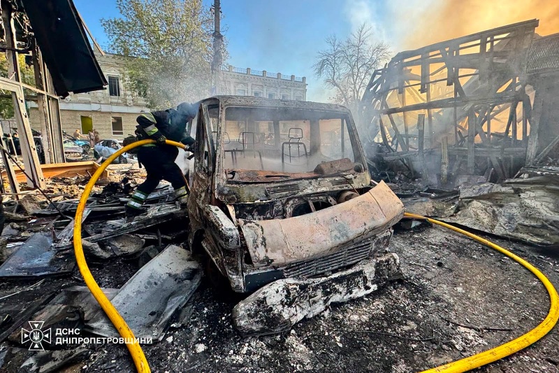Russian strike near shopping center in Ukraine's Pavlohrad: Death and injury toll rises