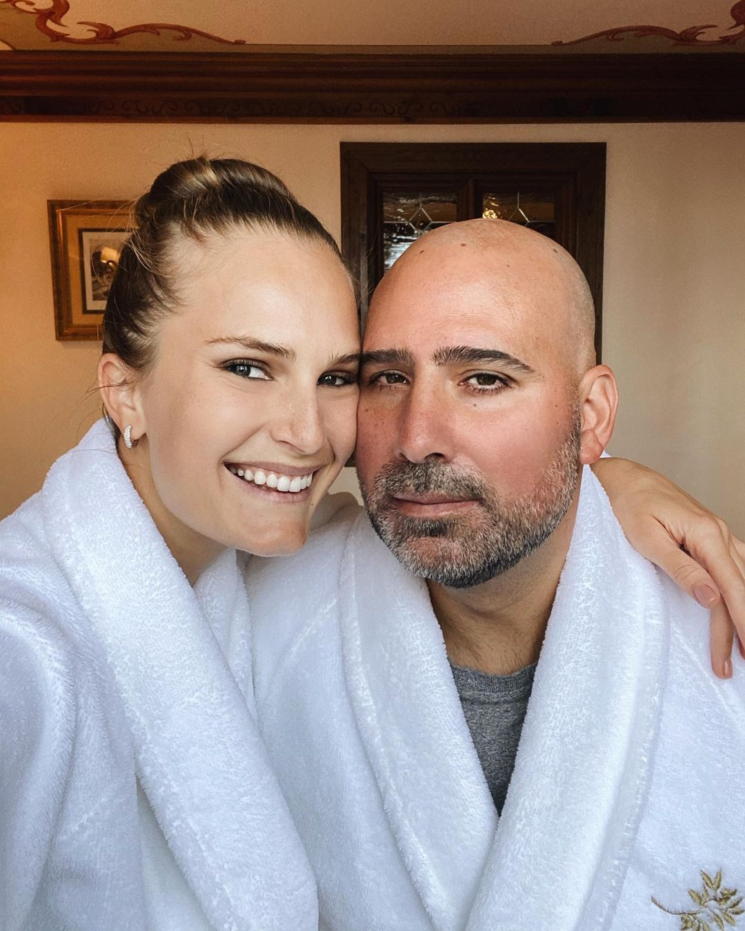 Украинская модель Алла Костромичева во второй раз стала мамой: первое трогательное фото