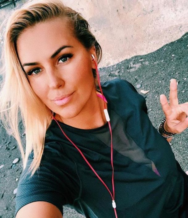 Стало відомо, де зараз перебуває плавчиня Яна Клочкова, яка зрадила Україну