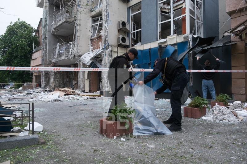 Kyiv high-rise on Lukianivka after the attack: Photo report