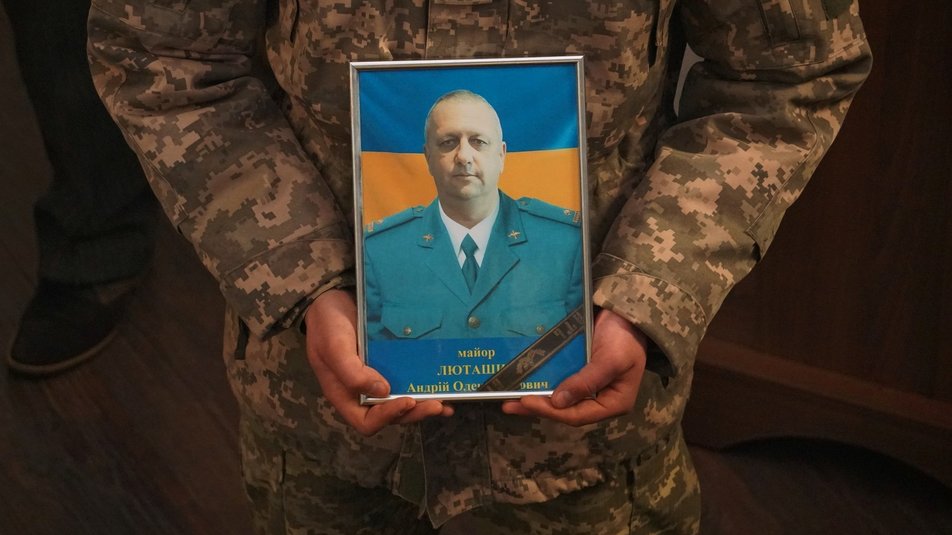 &quot;Сердце чувствовало&quot;: родители Андрей Люташина рассказали, как сын направил истребитель на колонну оккупантов