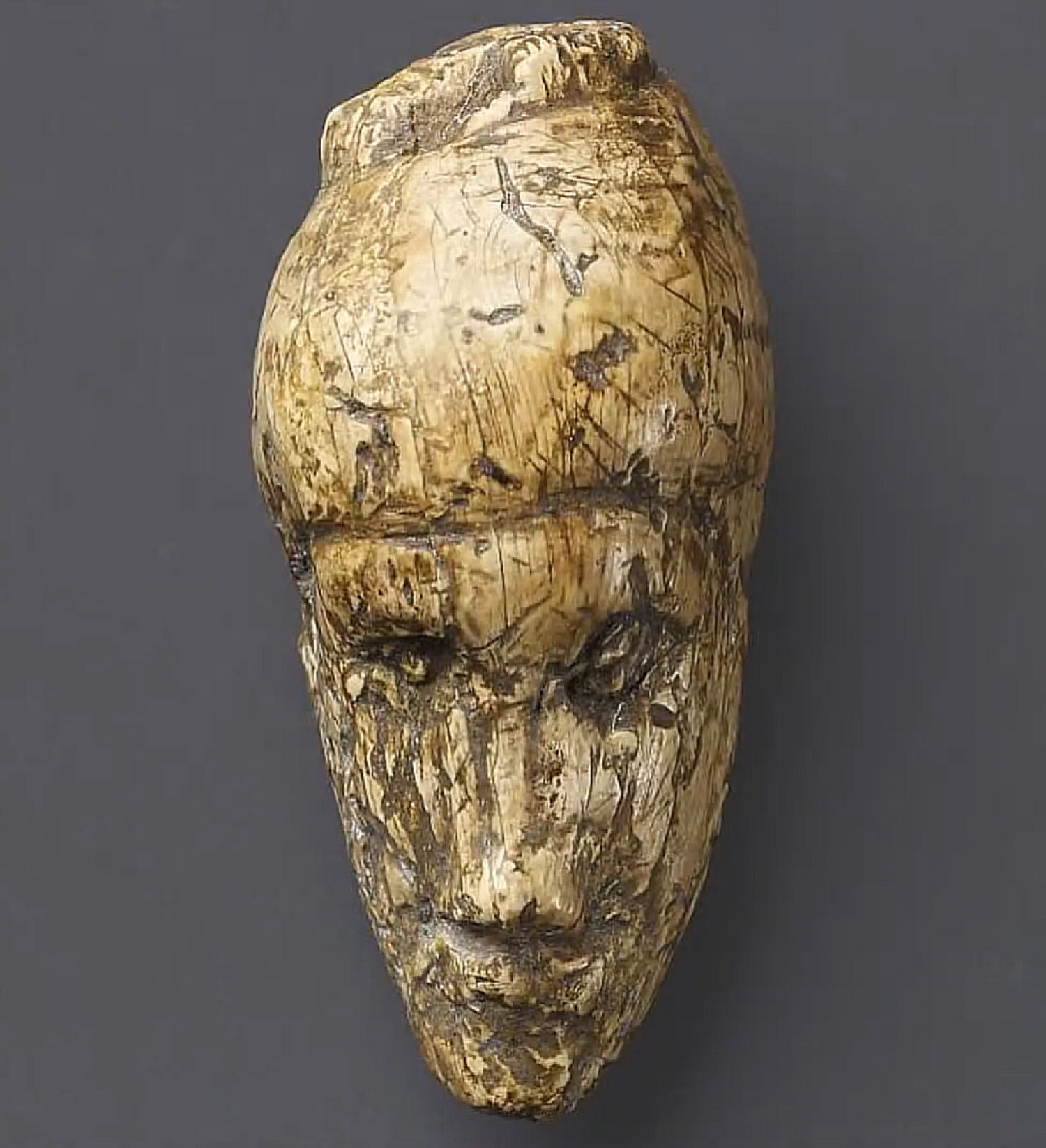 Як виглядає першій портрет жінки в історії людства: унікальній знахідці 26 000 років