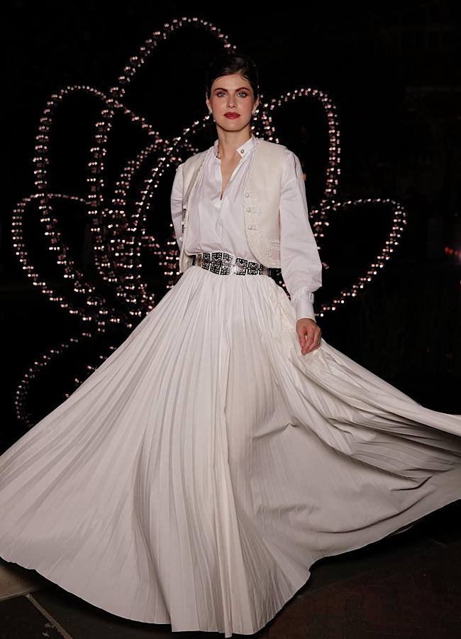 8 очень стильных образов &quot;спасительницы Малибу&quot; Александры Даддарио, поддерживающей Украину