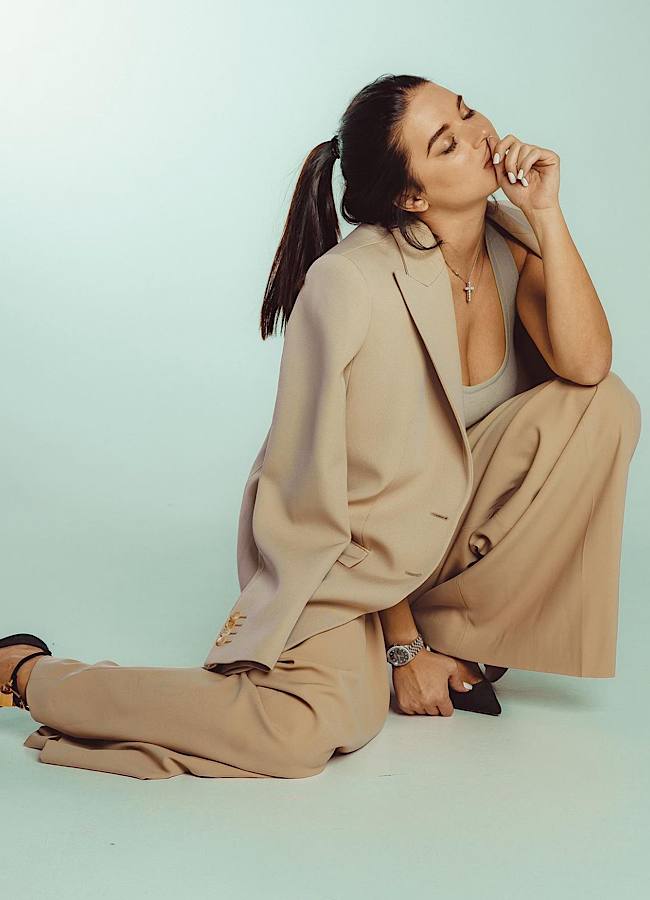 10 самых горячих образов жены Александра Усика: глаз не оторвать