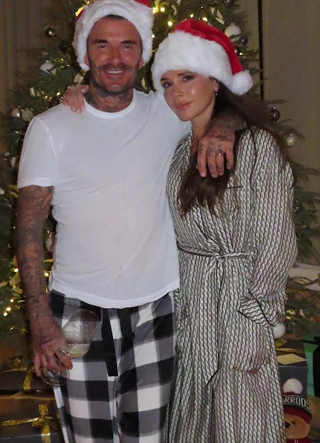 Вікторія Бекхем показала, як святкує Різдво у родинному колі (фото)