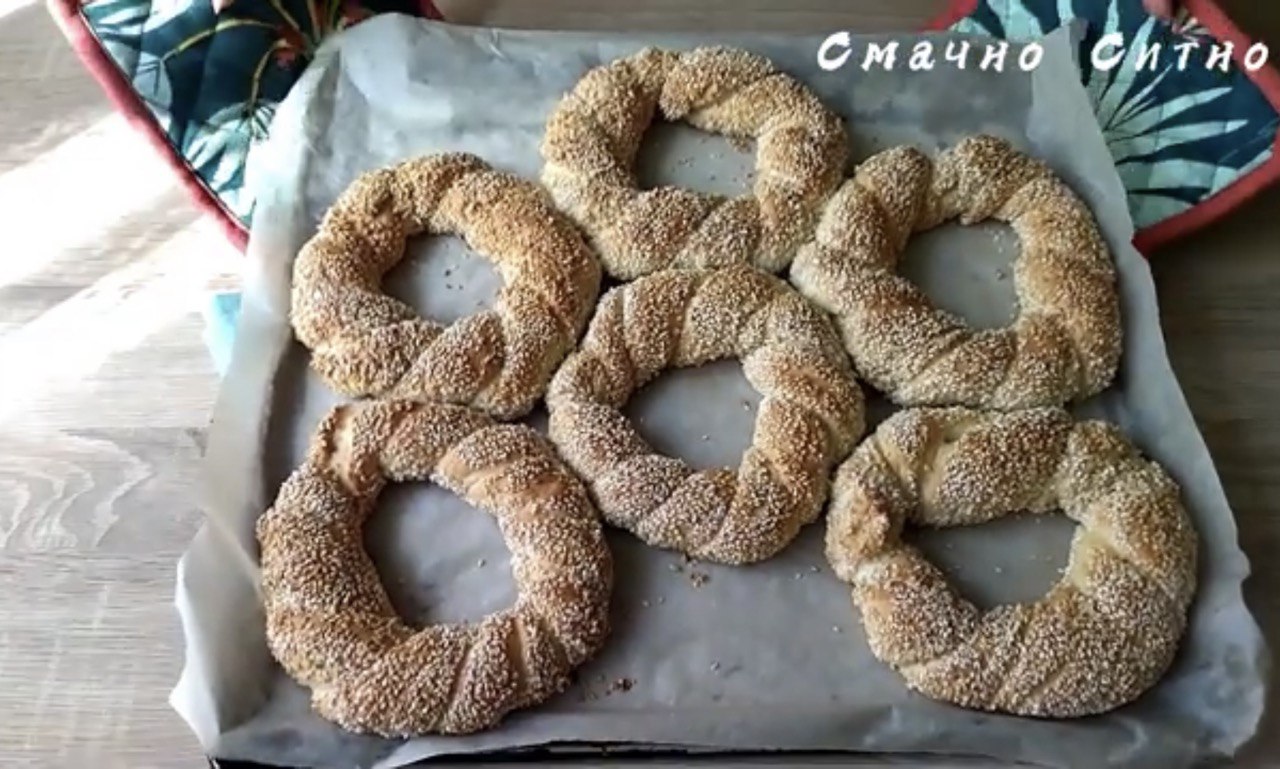 Как быстро и легко приготовить известные турецкие бублики с кунжутом: пошаговый рецепт