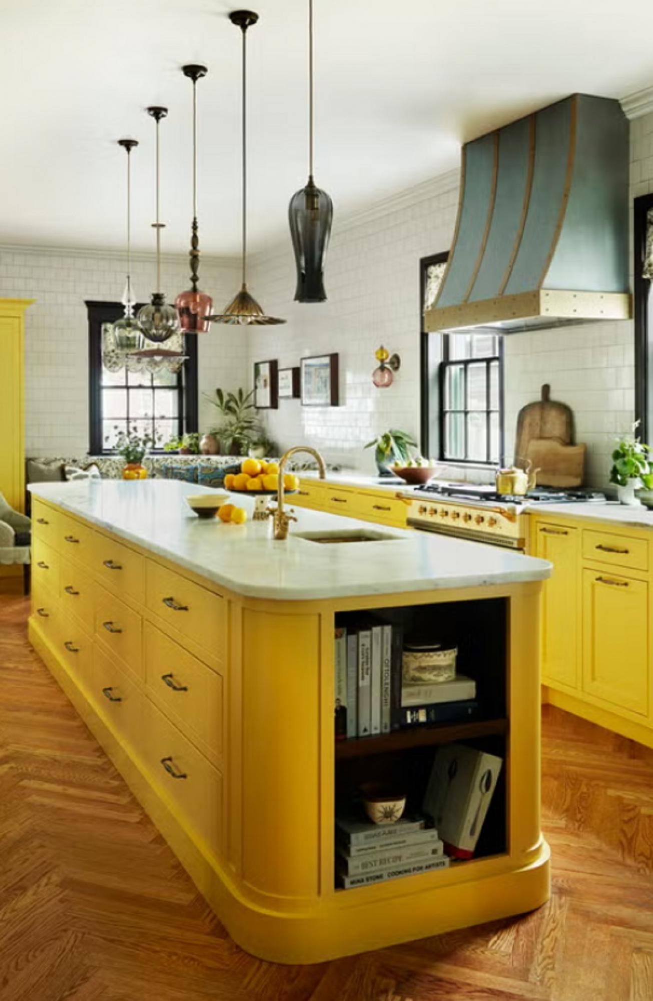 15 ідеальних кольорів фарби для кухонних шаф, які ніколи не виходять з моди