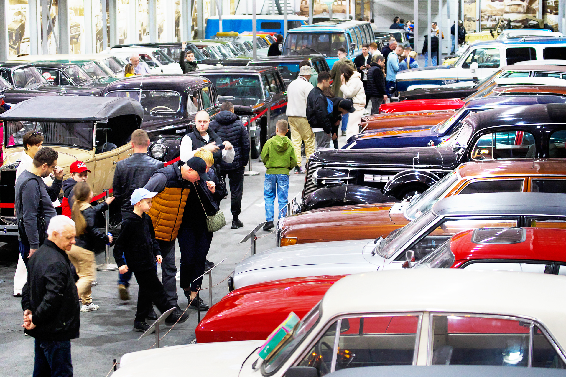 Новая локация и сотни экспонатов: технический фестиваль Old Car Land пройдет в музее &quot;Колеса истории&quot;