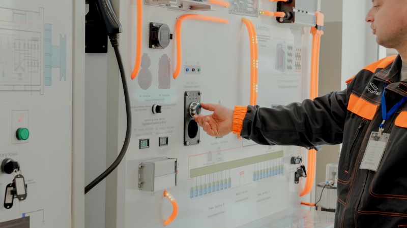 Работа, которую не заменит AI: почему компании "охотятся" на квалифицированных строителей