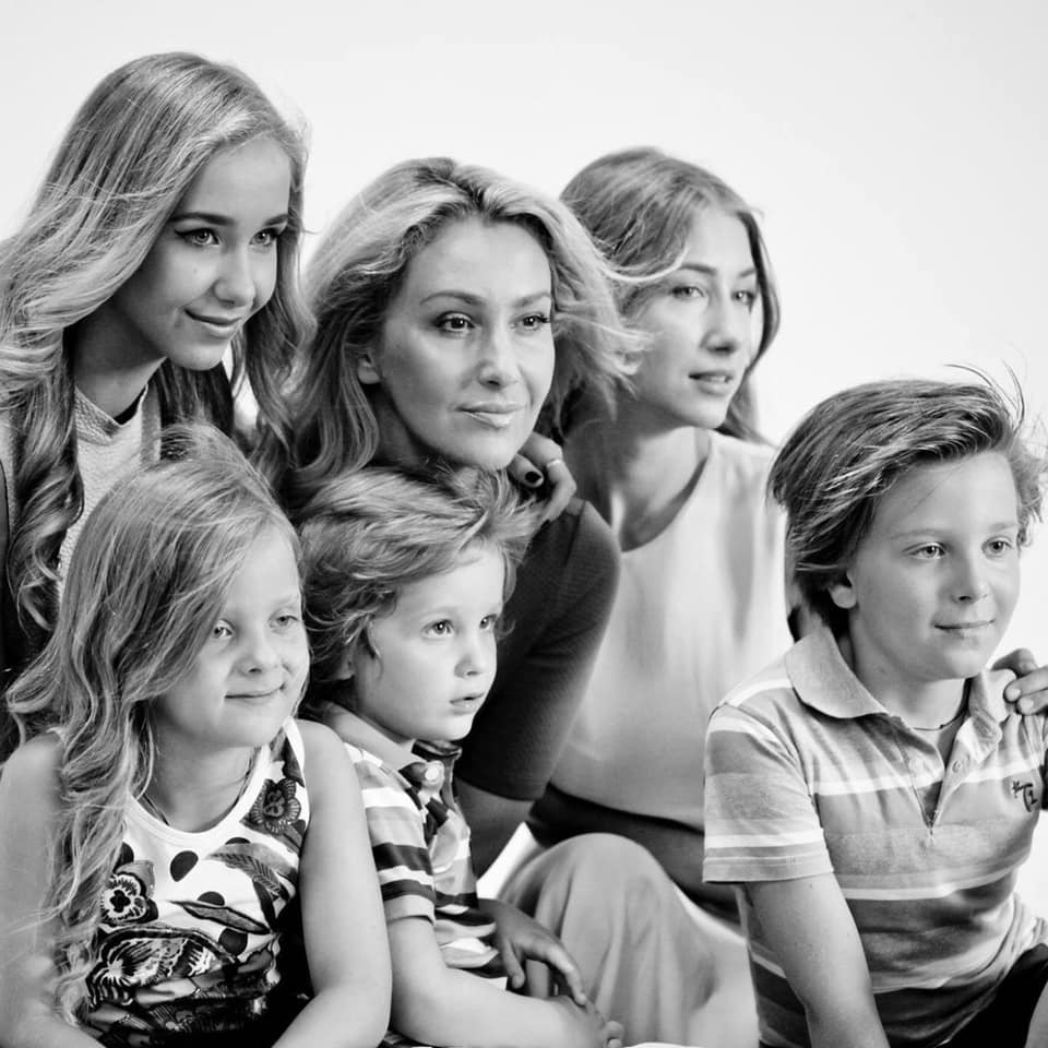 Экс-муж Егоровой сказал, общается ли их младшая дочь с мамой-путинисткой