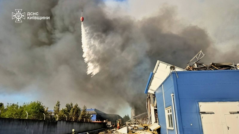 Helicopters battled 10,000 square meters fire near Kyiv caused by another Russian strike