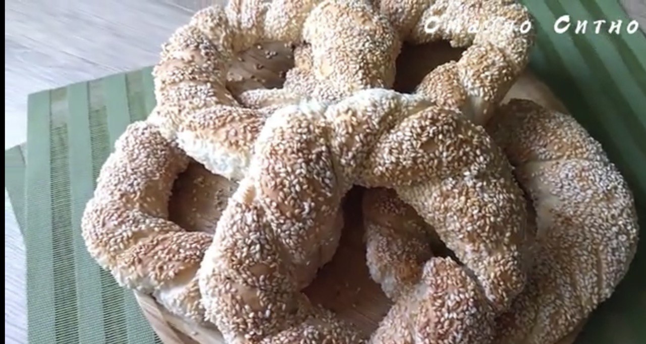 Как быстро и легко приготовить известные турецкие бублики с кунжутом: пошаговый рецепт