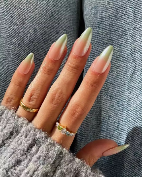 Этот цвет маникюра - горячий тренд сезона: как он выглядит и какие дизайны выбрать