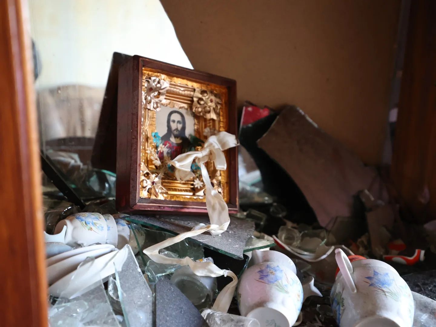 Мандрівник Дмитро Комаров тепер їздить по Києву, показуючи світу горе від російських ракет