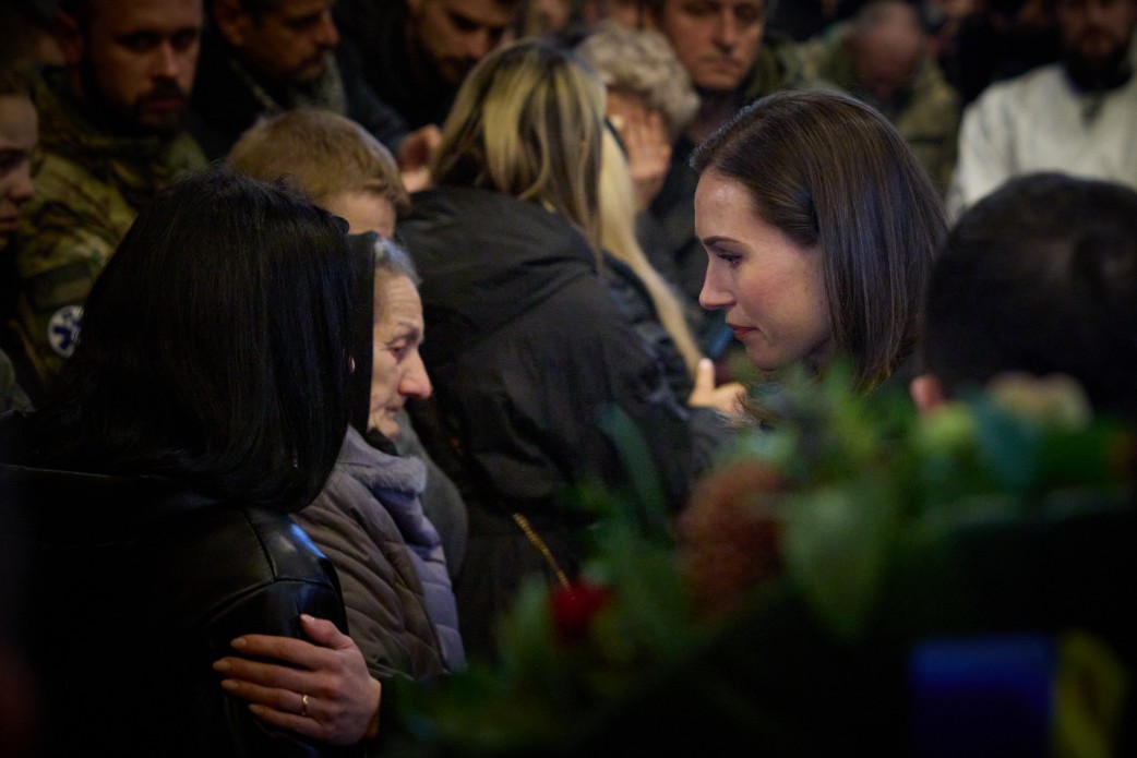 Україна прощається з Да Вінчі: щемливі фото і відео