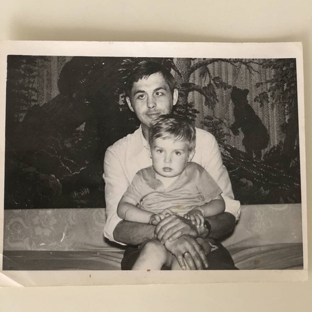 Пономарьов зворушив сумними словами про свою маму і показав її у молодості