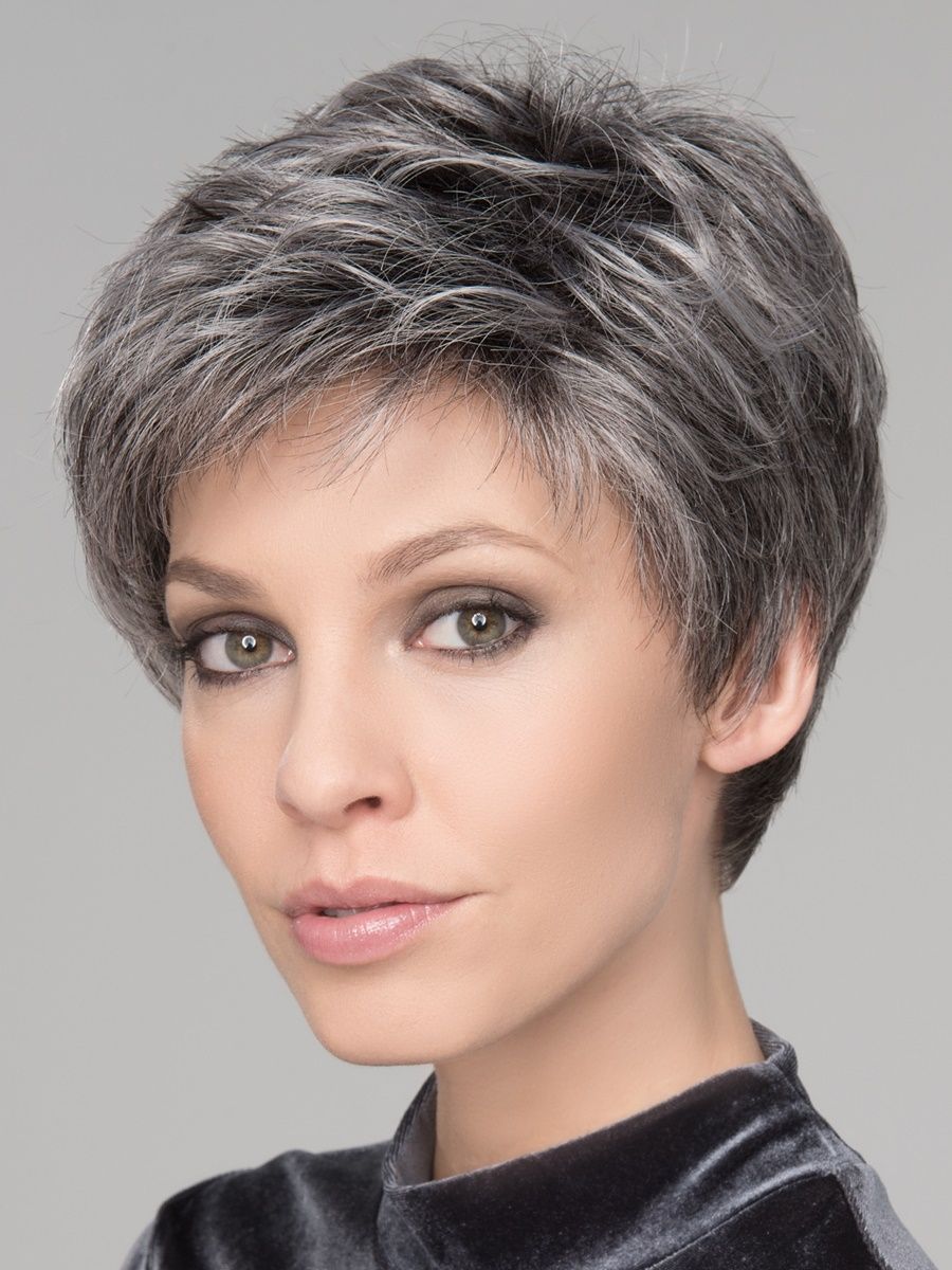 Какую прическу лучше выбрать в 20 и 50 лет: будете выглядеть стильно и молодо