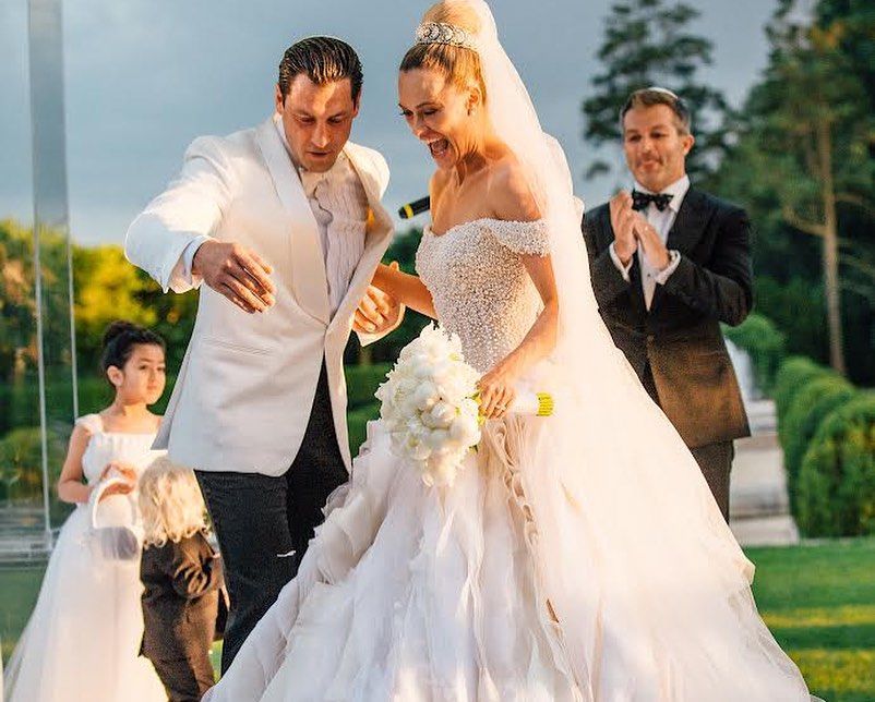 Колишній &quot;Холостяк&quot; вперше за довгий час показав трьох дітей: милі сімейні фото