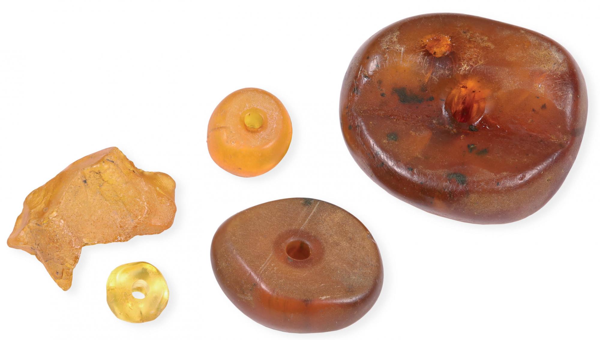 Археологи розкопали колодязь з жертовними прикрасами! Цій знахідці понад 3000 років