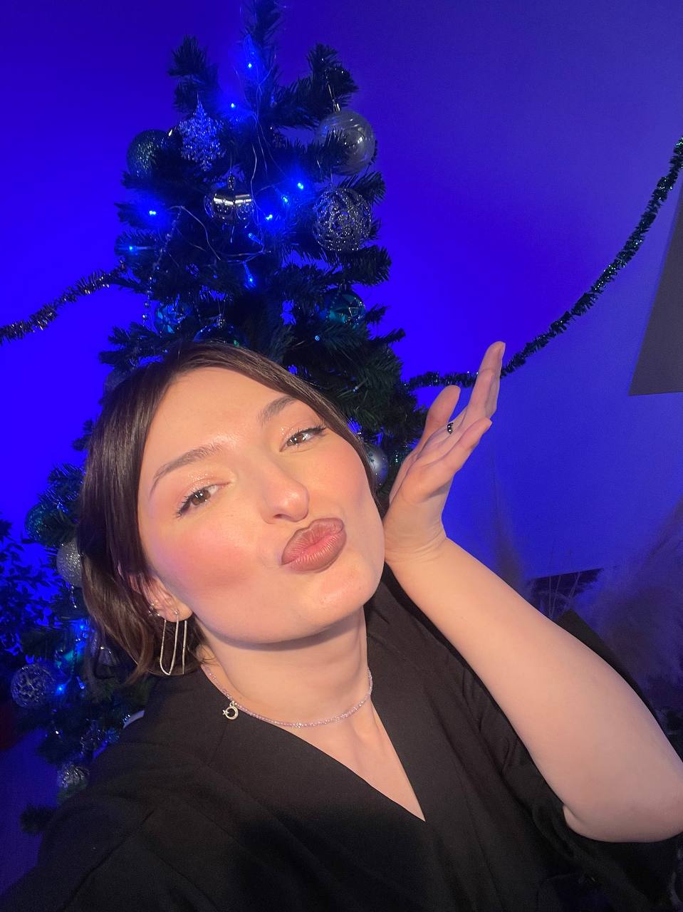 &quot;Настануть світлі та мирні часи&quot;: Нікітюк, Сумська та інші зірки чуттєво вітають з Новим роком