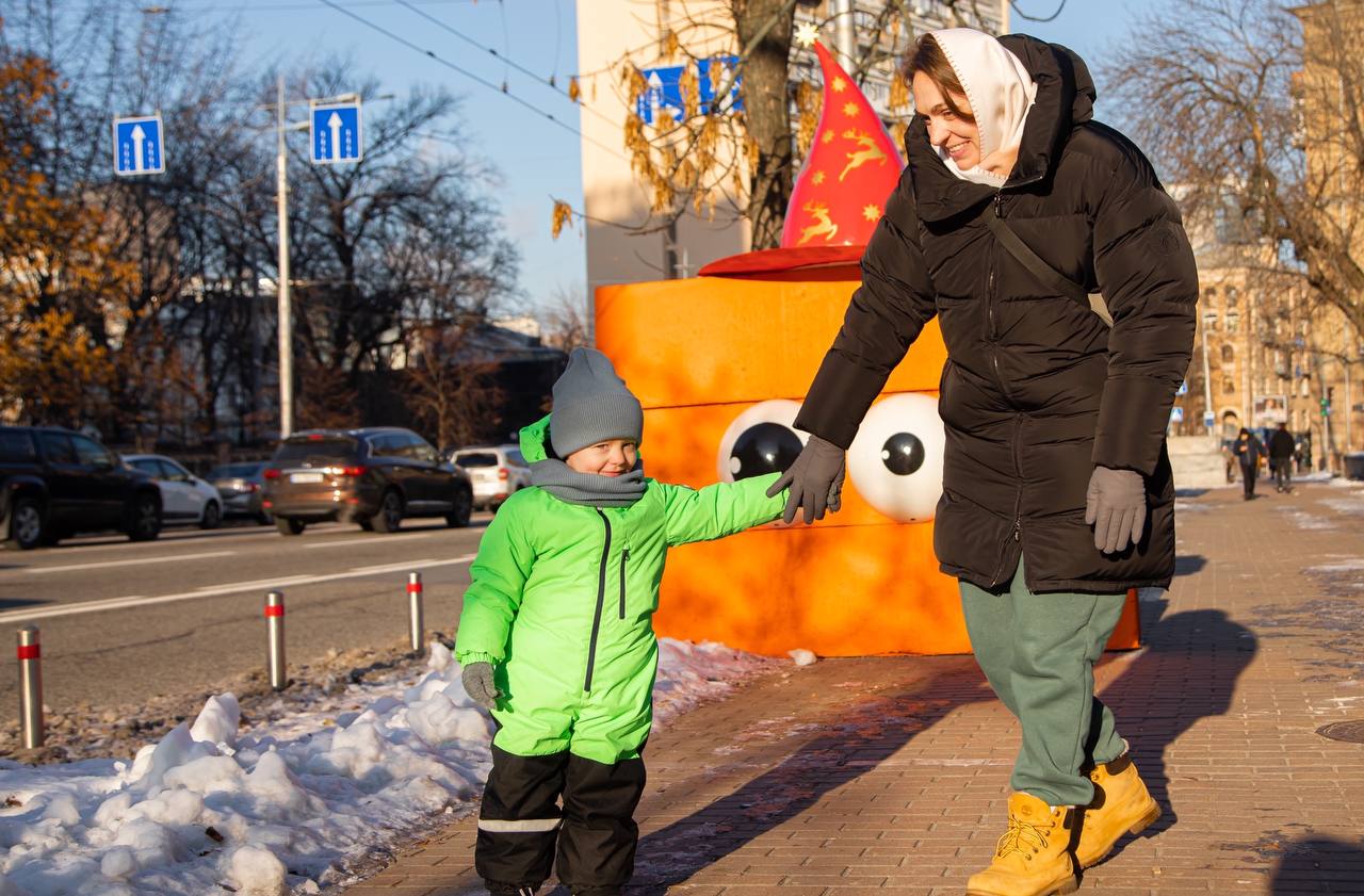 Київ усіяли &quot;казкові&quot; бетонні блоки: хто і навіщо це зробив