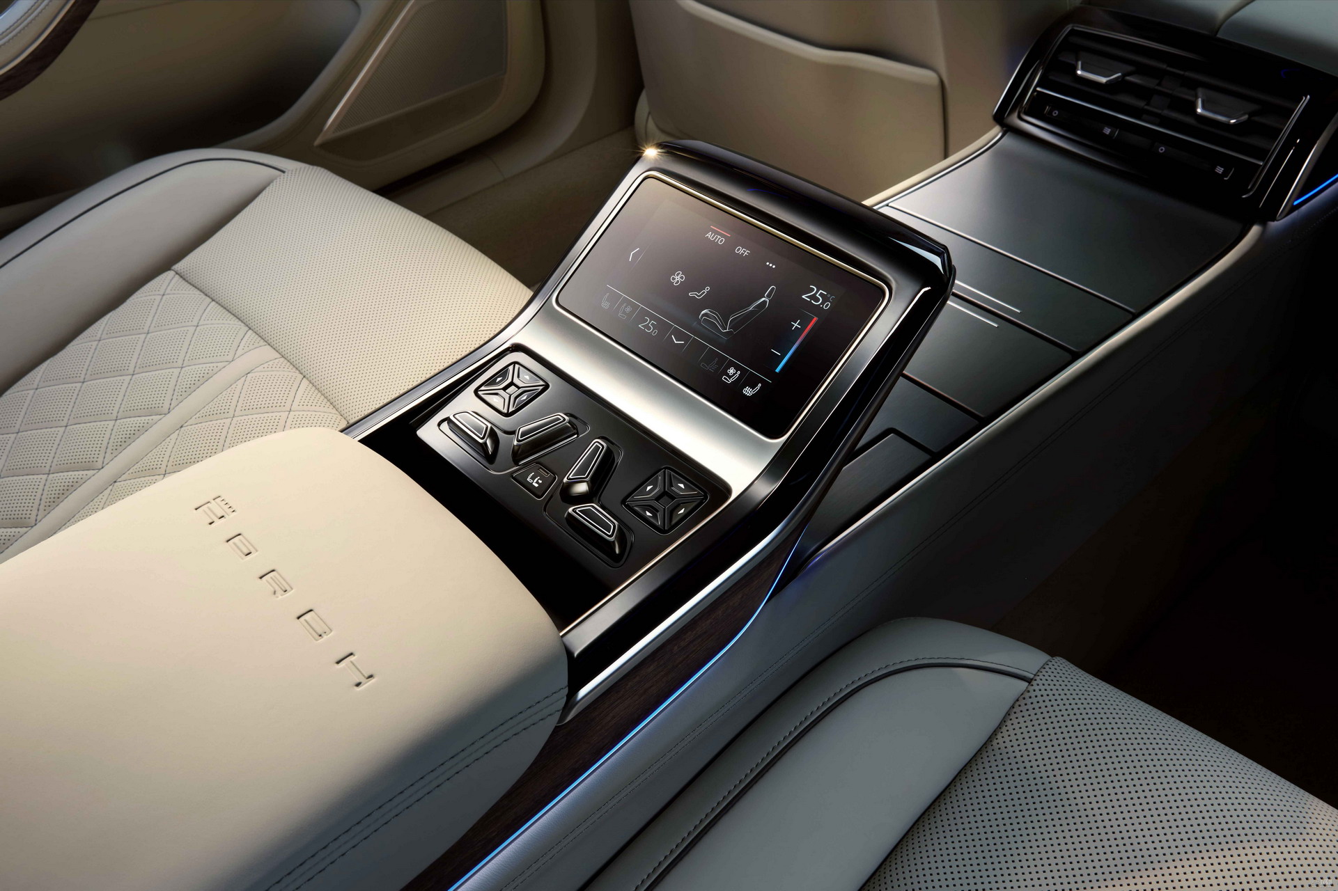 Maybach, посунься: Audi показала розкішний седан A8L Horch