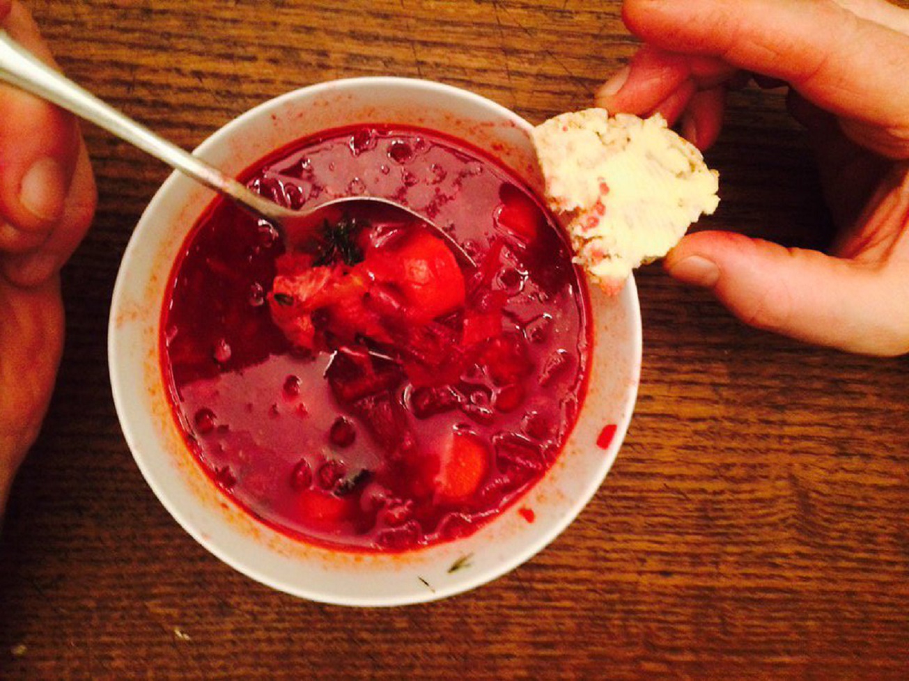 Рецепт борщу від Віри Фарміги - голлівудської зірки з українським серцем