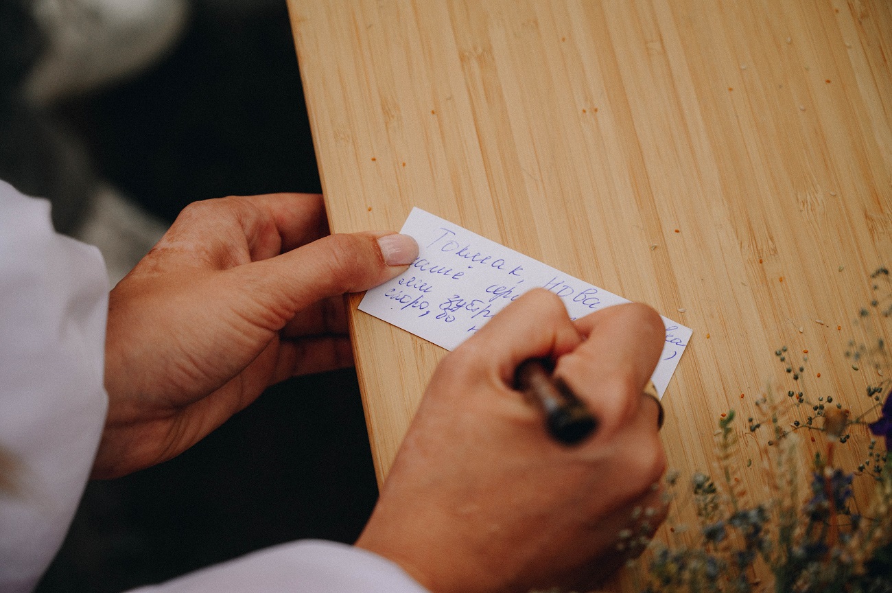 Українці на Купала запустили на Дніпрі вінки з "листами любові": фото та важливі смисли акції