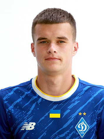 Два украинских футболиста променяли Чемпионшип на молодежку "Динамо". О ком идет речь