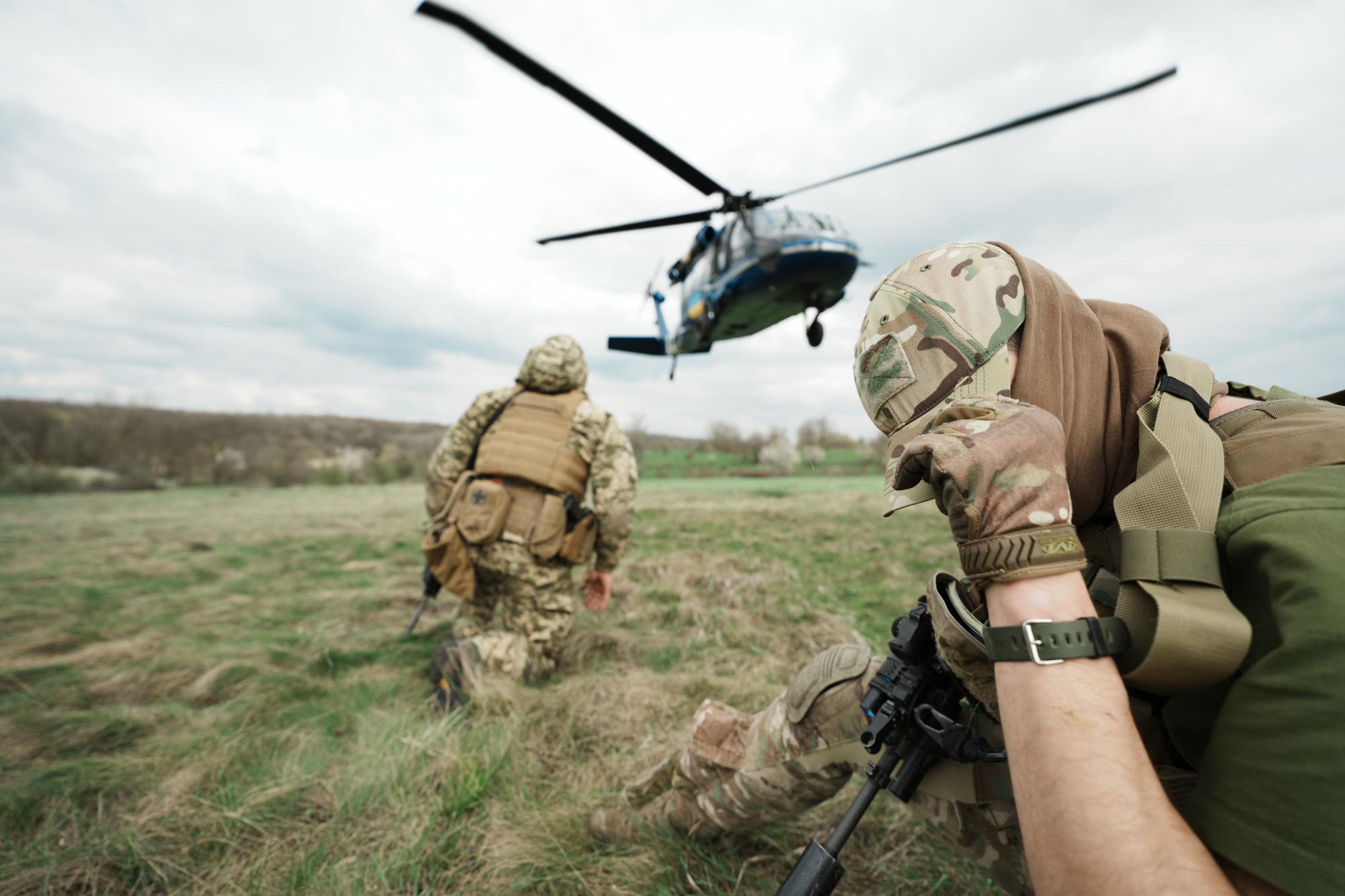 Пройшли 600 кілометрів і знищили літаки в тилу росіян: інтерв'ю з розвідниками ГУР
