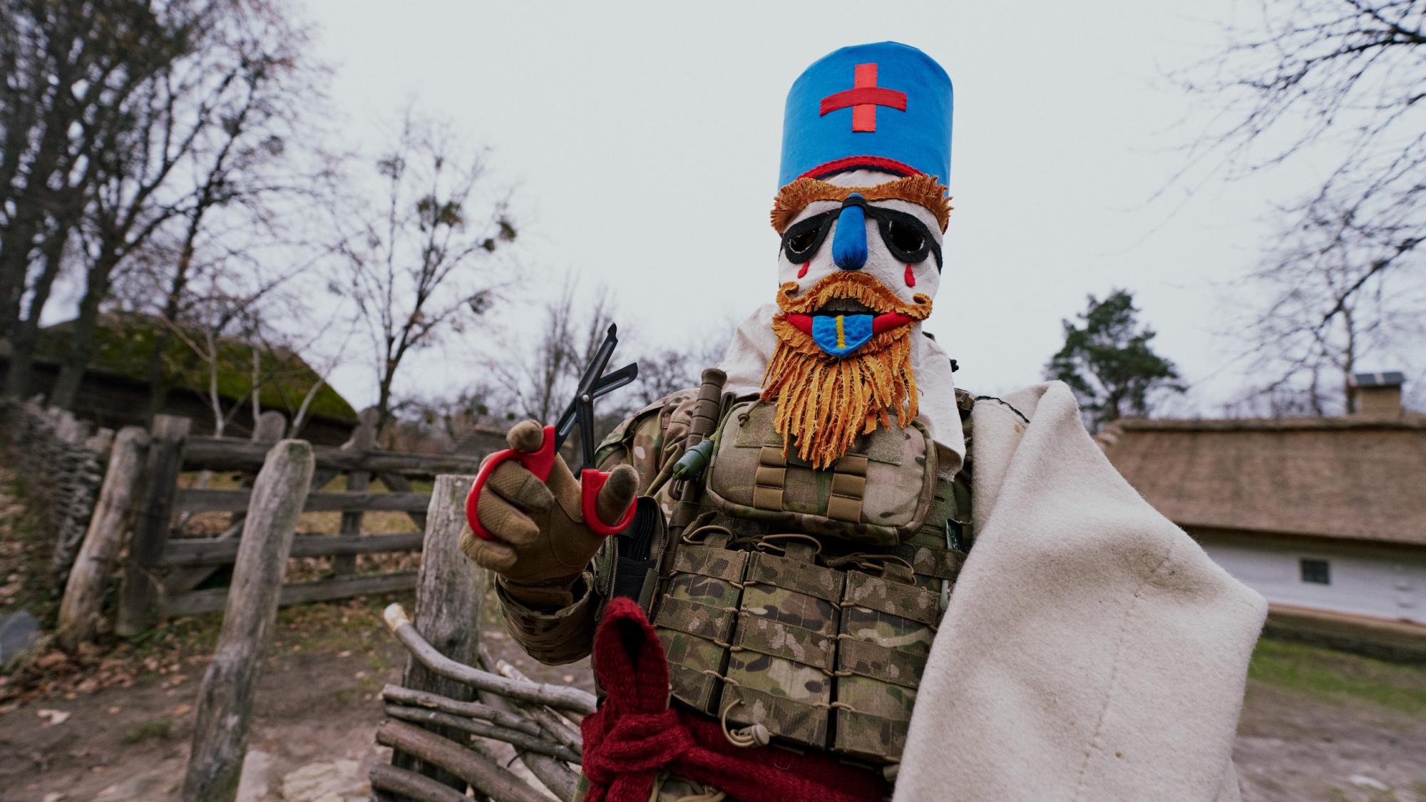 Аби чорти та зло не вхопили! Спецназівці показали дивовижні образи героїв Маланки