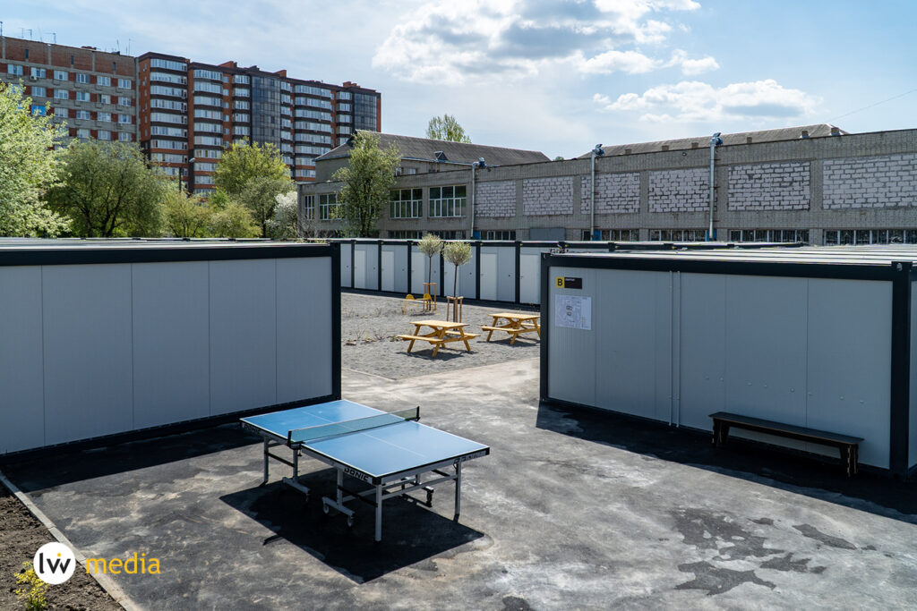 Свет, вода и питание: как выглядит модульный городок для переселенцев во Львове (фото)