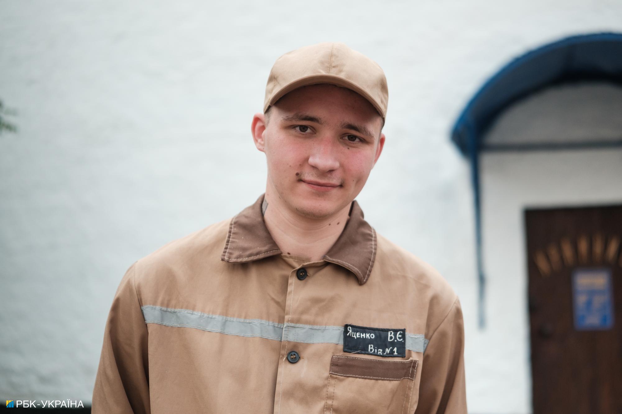 &quot;Чтобы запомнили не зэком&quot;. Почему заключенные идут на фронт и какой будет их служба