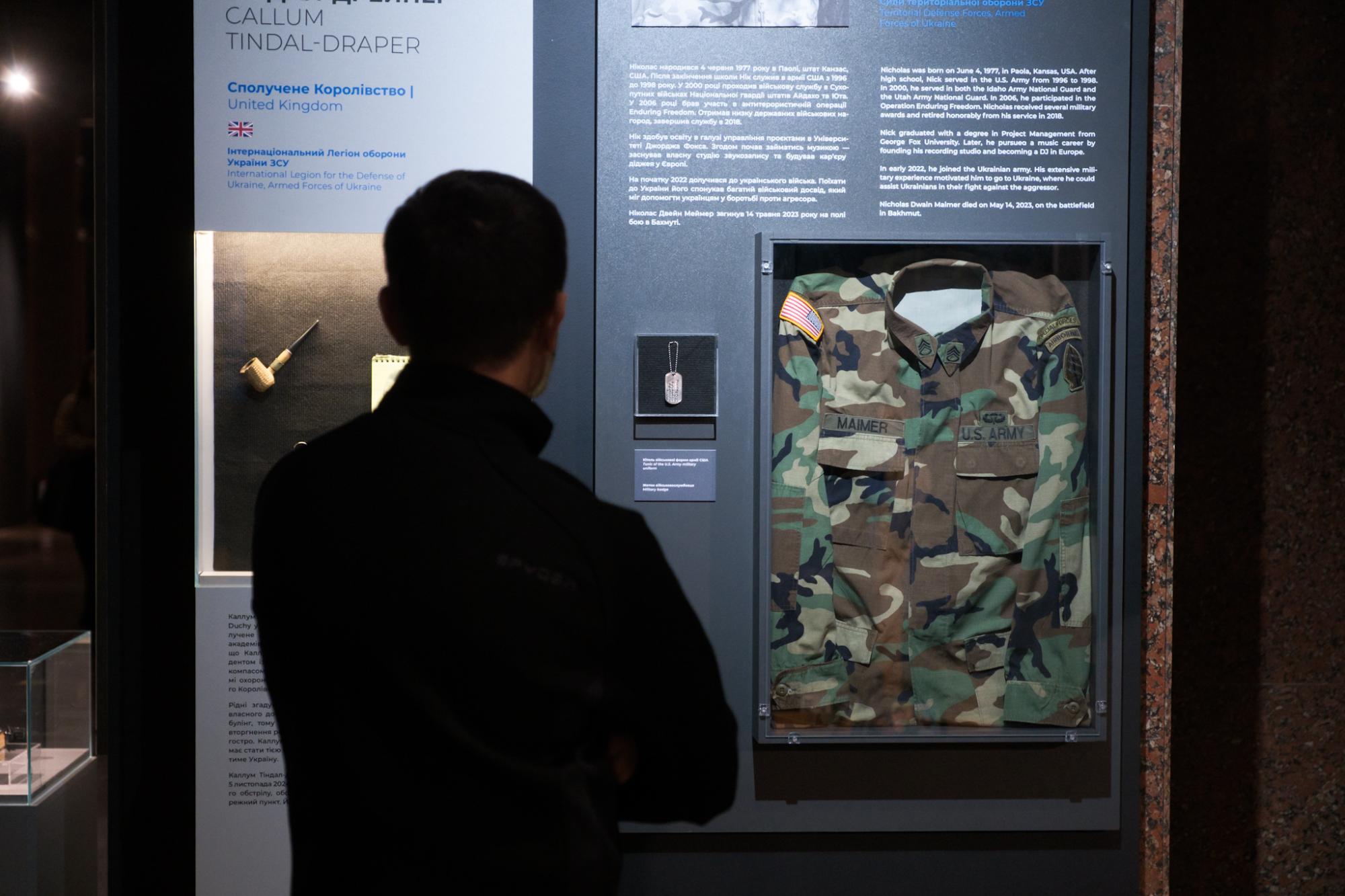 &quot;Свобода имеет цену&quot;. В Киеве открылась выставка об иностранцах, которые защищают Украину на фронте