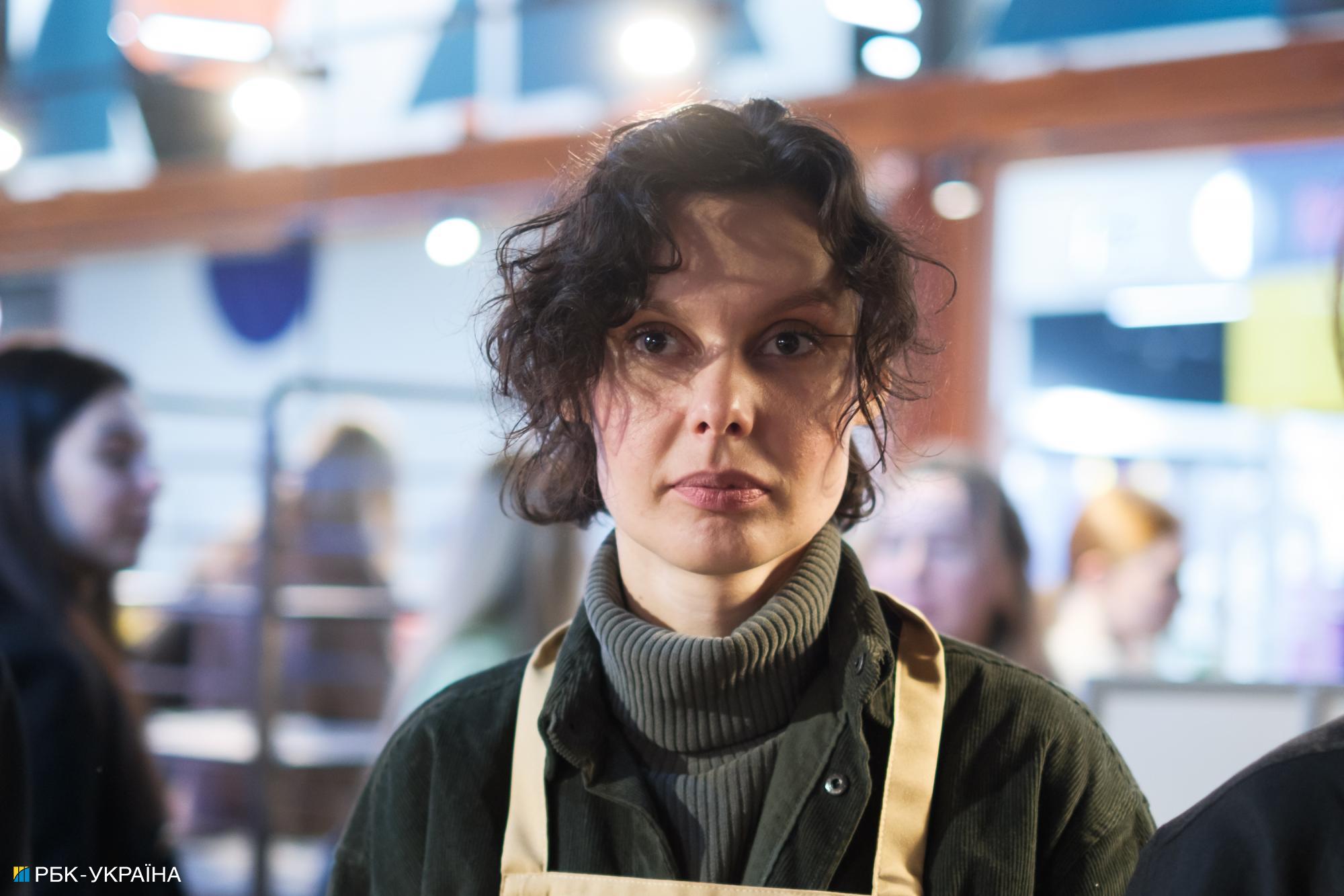 Символ відродження. У Києві спекли паски із зерна з розмінованих полів Херсонщини