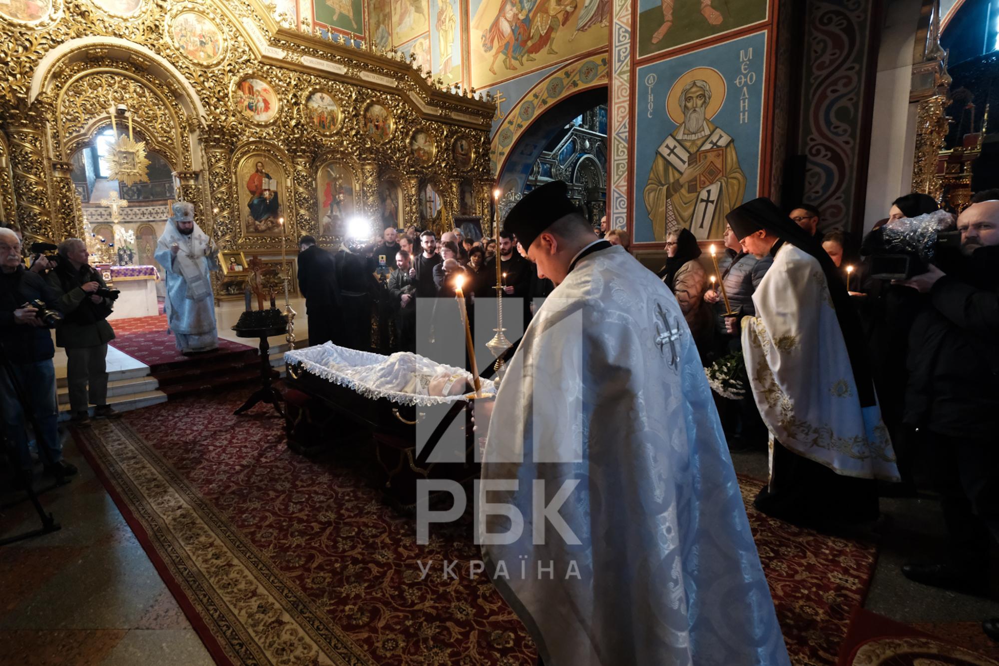 В Києві попрощалися з письменником Дмитром Капрановим (фото)