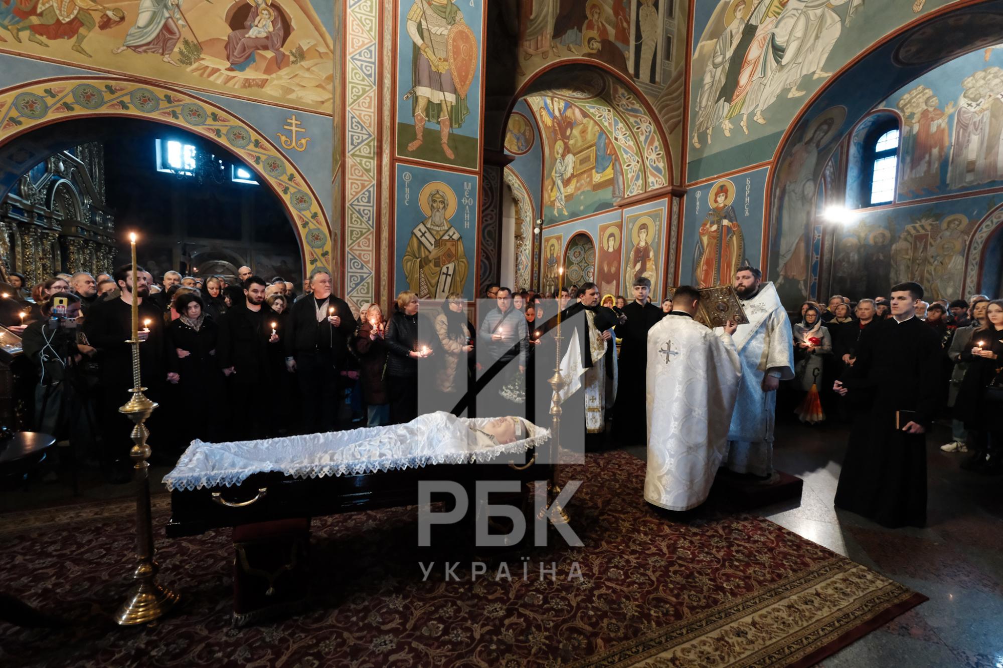 В Києві попрощалися з письменником Дмитром Капрановим (фото)