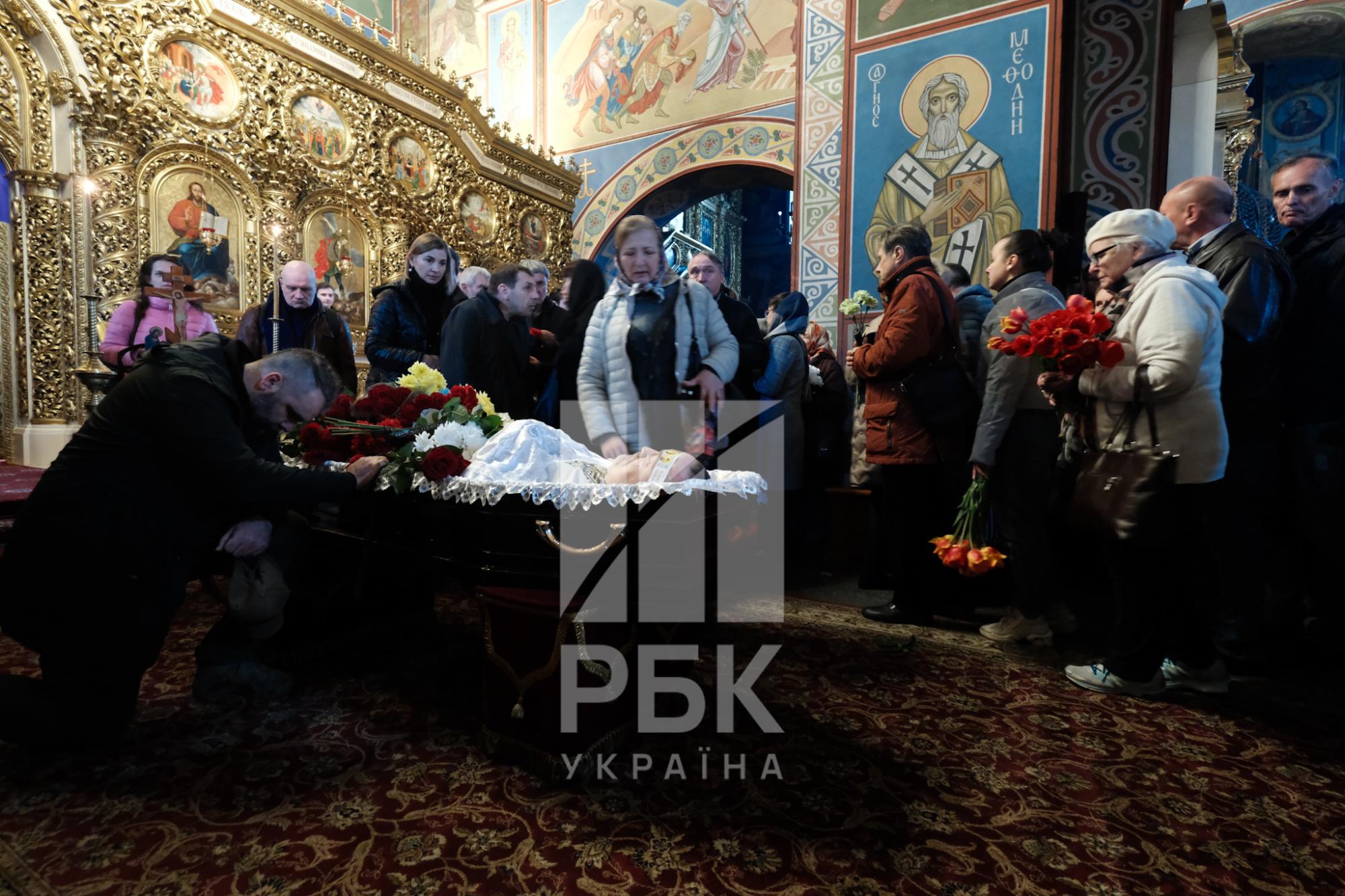 В Києві попрощалися з письменником Дмитром Капрановим (фото)