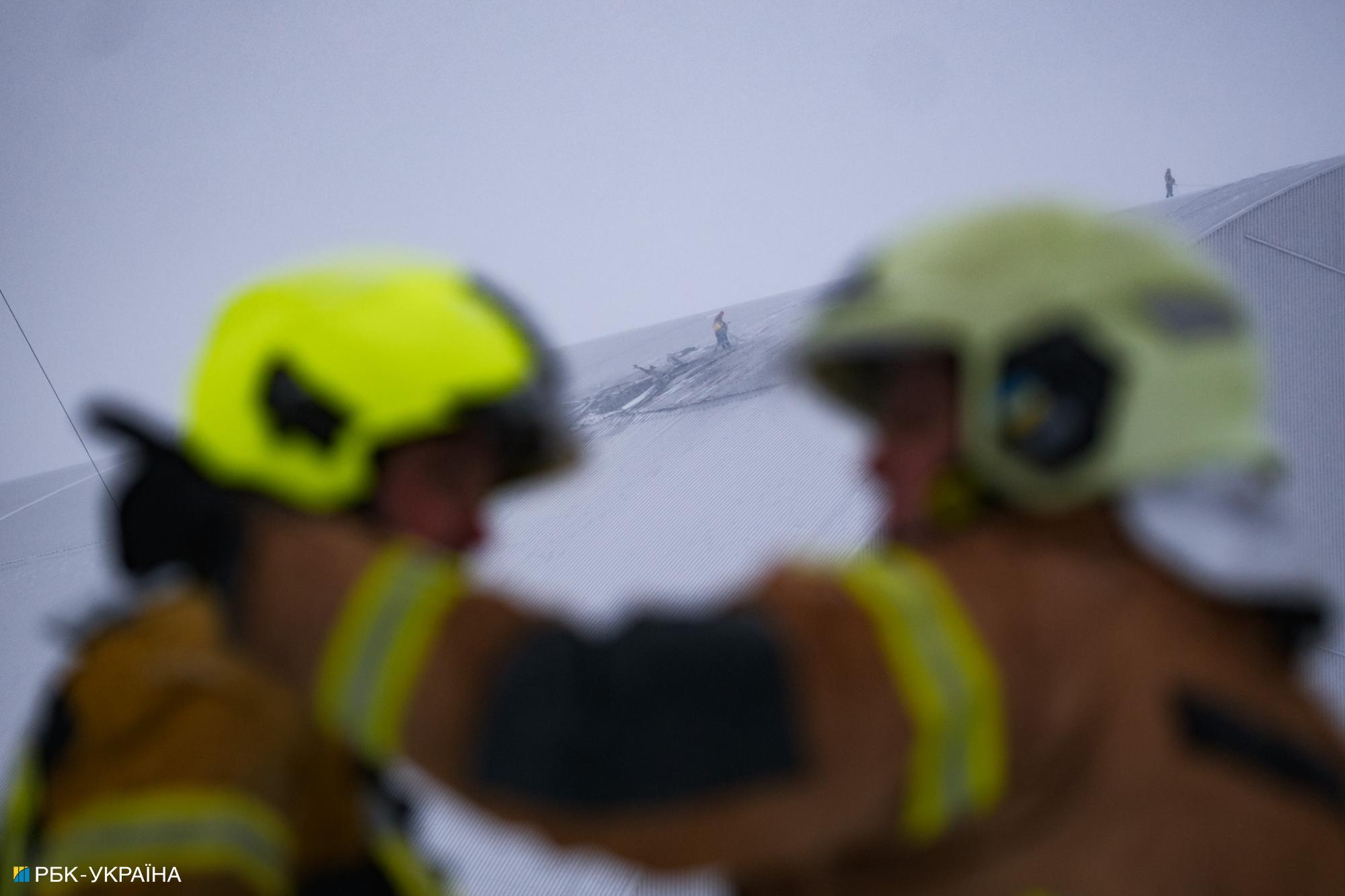 &quot;Арка перестала виконувати свою функцію&quot;. Які загрози несе удар по ЧАЕС (фоторепортаж)